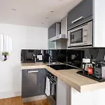 Charming Flat, Center Of Paris